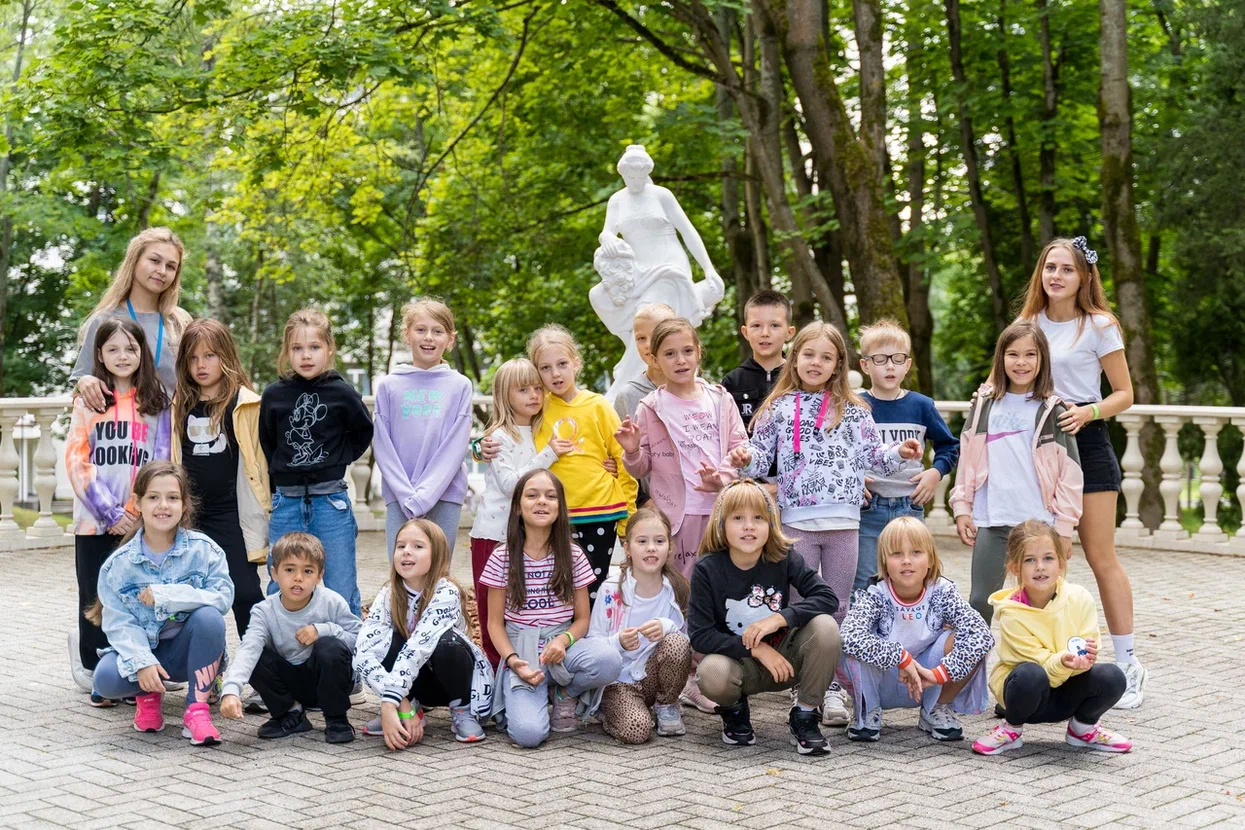 Дети в лагере.jpg Дети в лагере.jpg