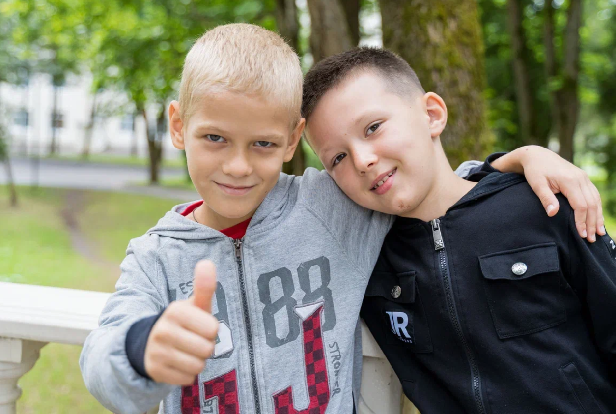 genii-dvoechniki.png Гении-двоечники.png