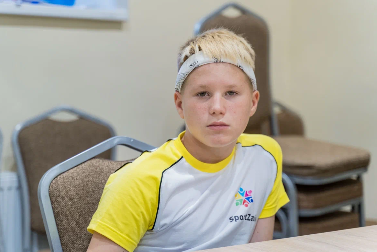 Почему школьный автобус желтый.png